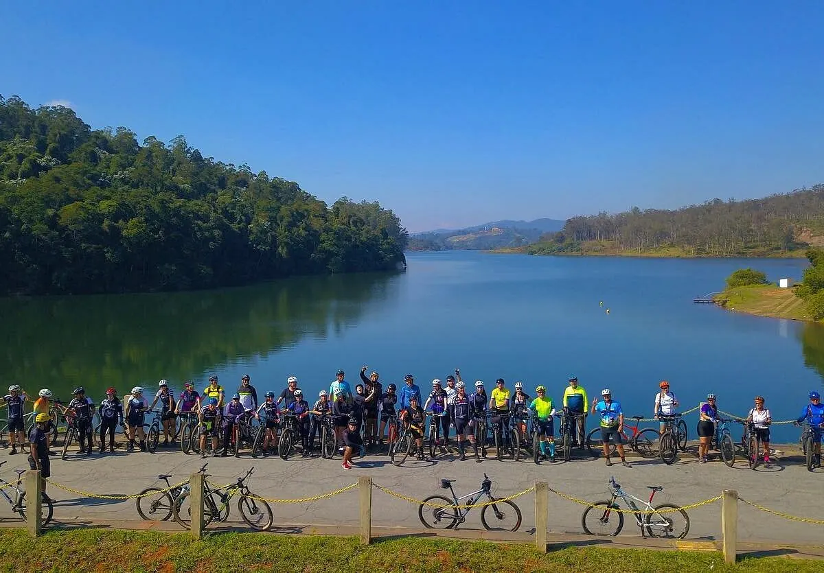 Represa e Cerrado no Parque Estadual do Juquery