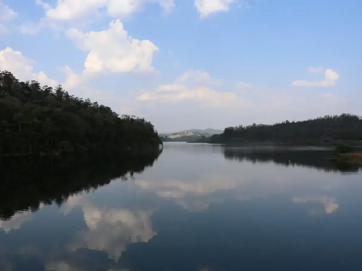 Vista aérea da Represa Paulo de Paiva Castro